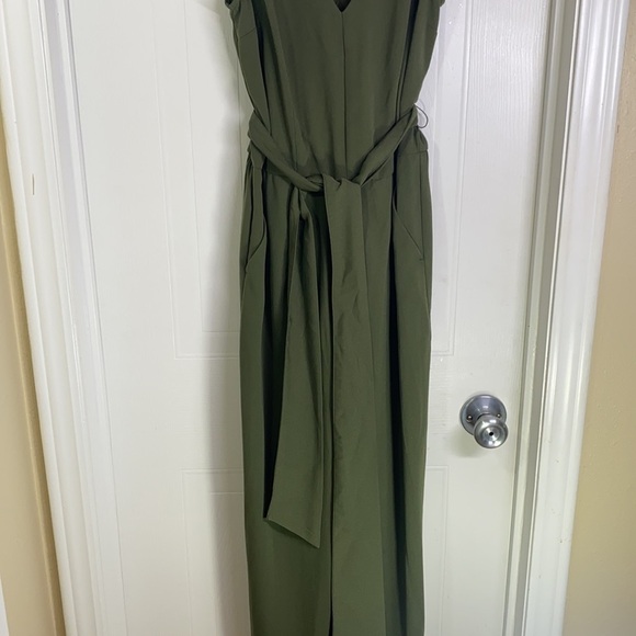 A new day - Army Green sleeveless Jump Suit XS - Picture 5 of 16